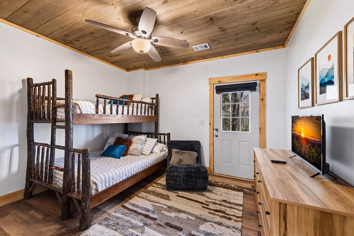 Sky Reach Cabin in Ellijay, Georgia — cabin rental photo 15