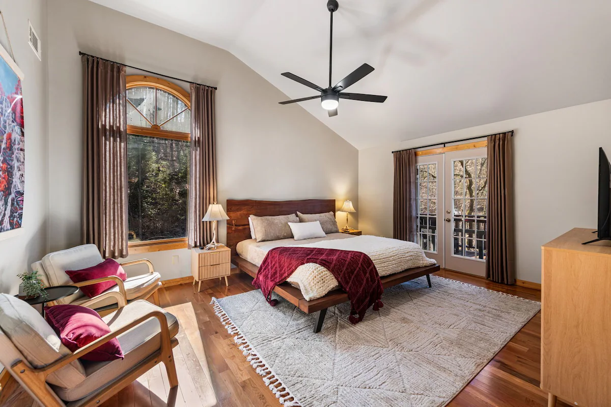 Sky Reach Cabin in Ellijay, Georgia — cabin rental photo 4