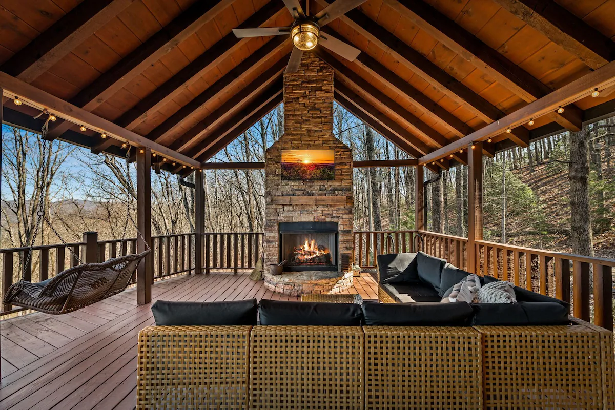 Sky Reach Cabin in Ellijay, Georgia — cabin rental photo 8